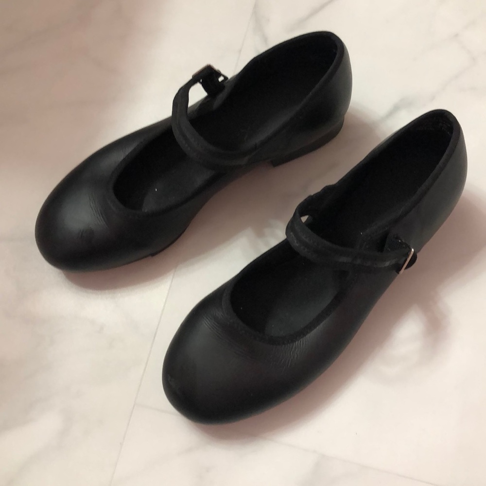 Capezio black tap shoes